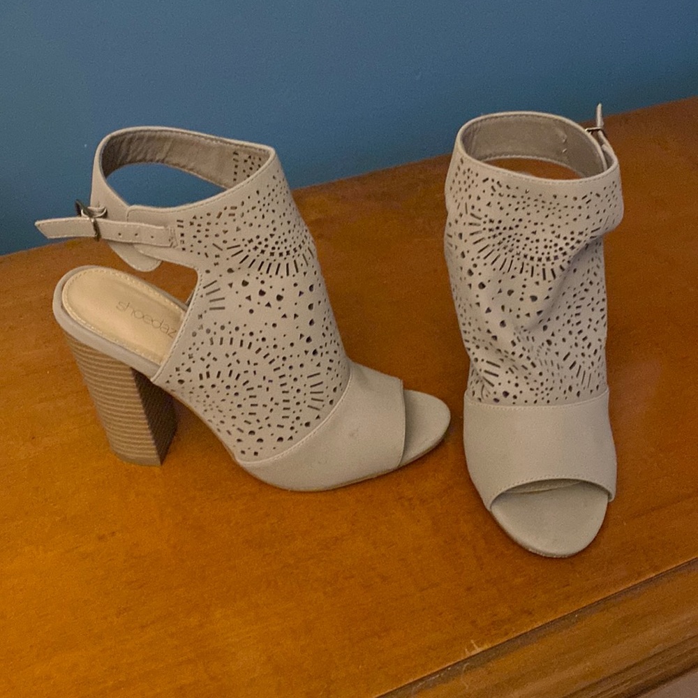 Womens peep toe sandal